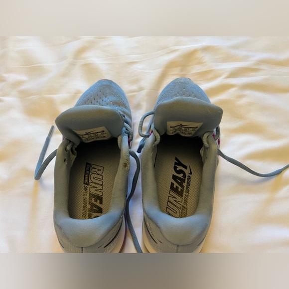 Nike Women Running Shoes - Picture 8 of 9